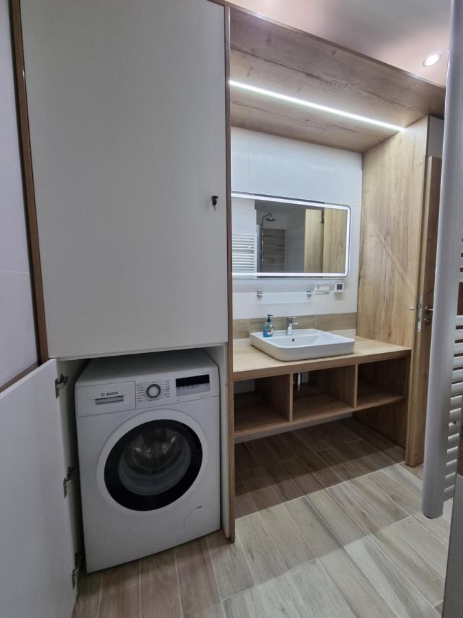 Apartman Nerudovka D 104, Finska Sauna, Garazove Stani โลชนา โปด กลิโนฟเซม ภายนอก รูปภาพ